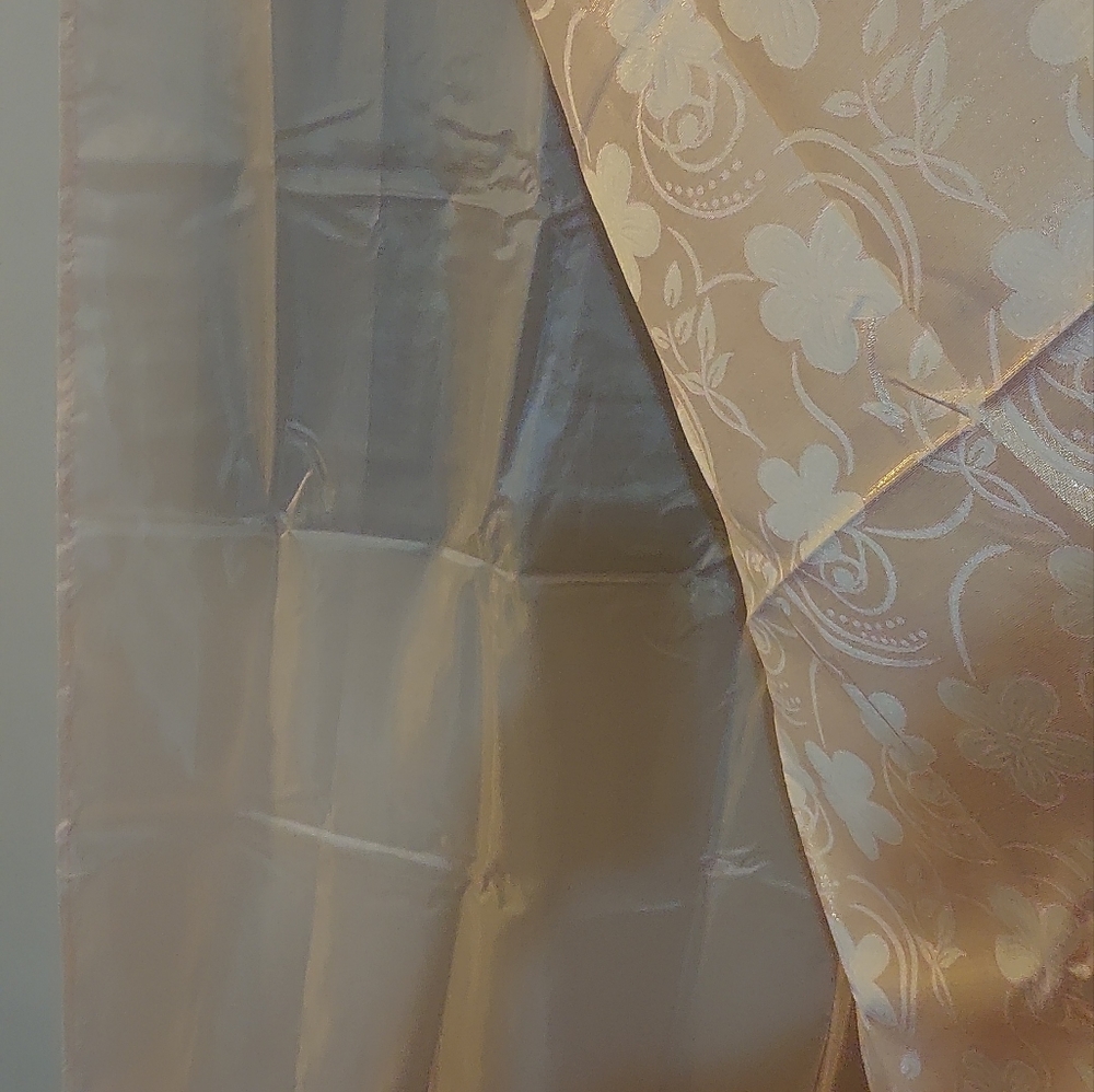 Jacquard Panel with attached valance